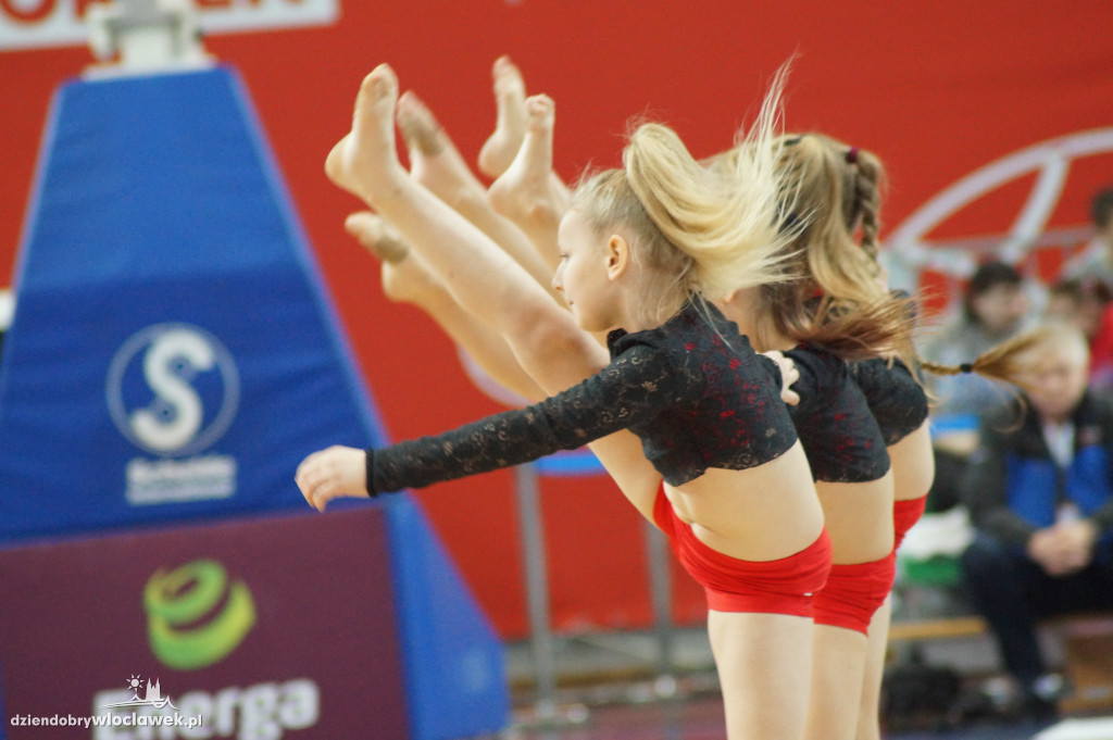 Anwil Dance Team na meczu z GTK