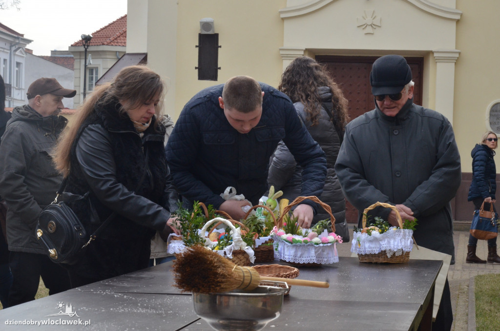 Święcenie pokarmów w parafiach