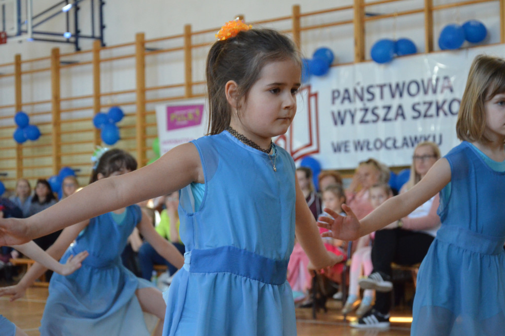 Wielopokoleniowy maraton tańca w PWSZ