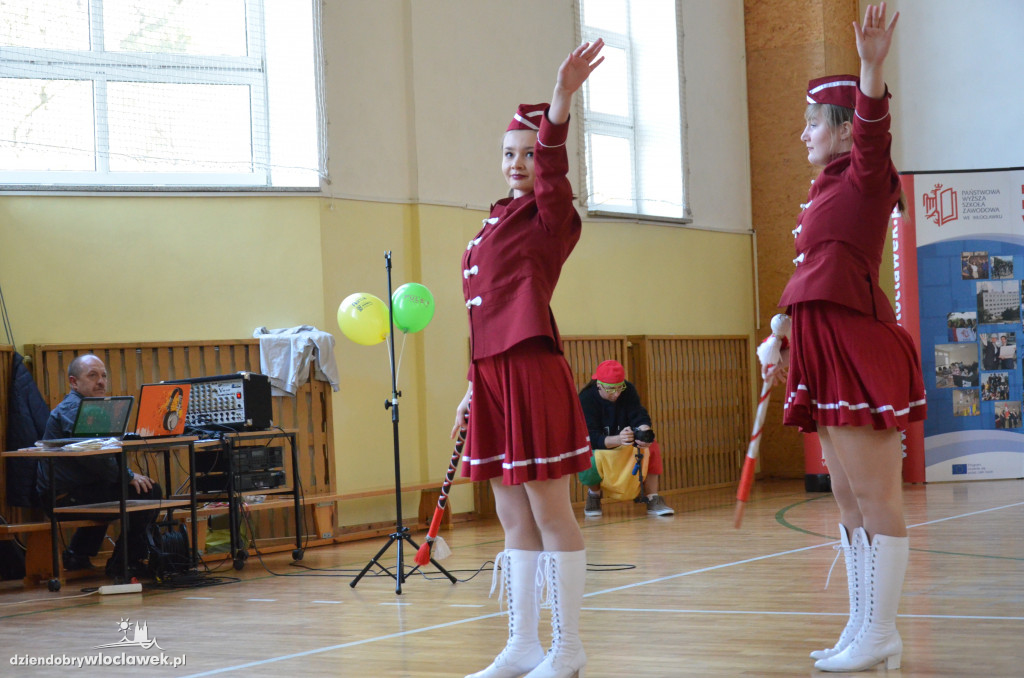 Wielopokoleniowy maraton tańca w PWSZ