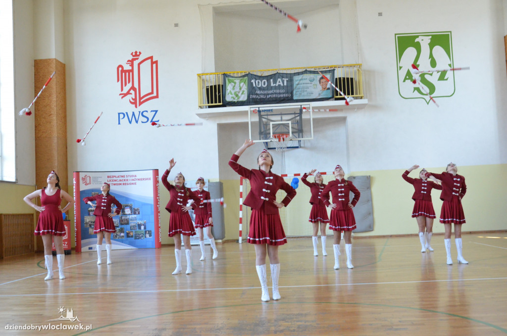 Wielopokoleniowy maraton tańca w PWSZ