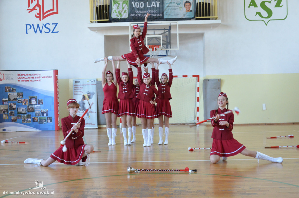 Wielopokoleniowy maraton tańca w PWSZ