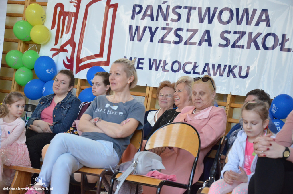 Wielopokoleniowy maraton tańca w PWSZ