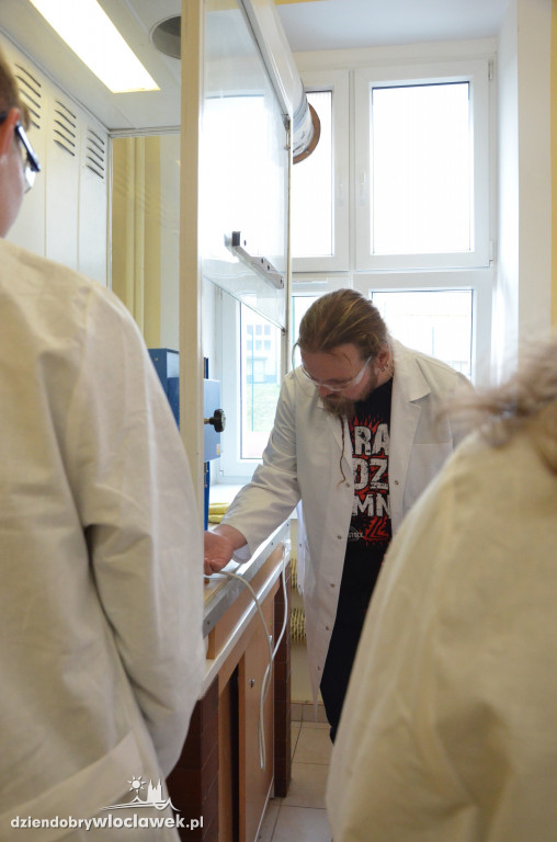 Warsztaty chemiczne z Anwilem