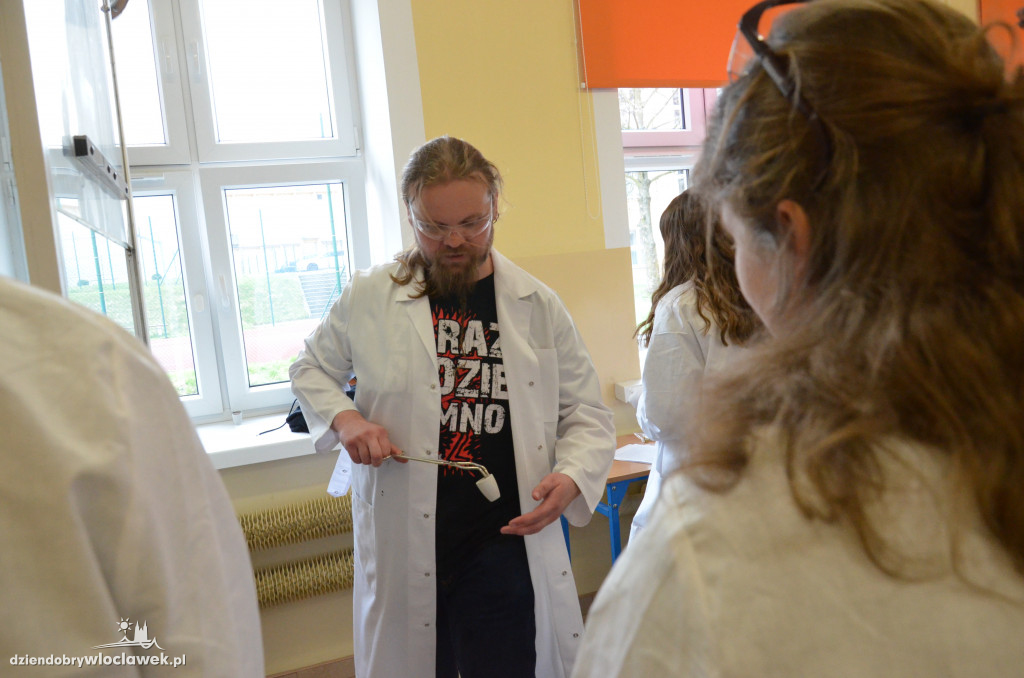 Warsztaty chemiczne z Anwilem
