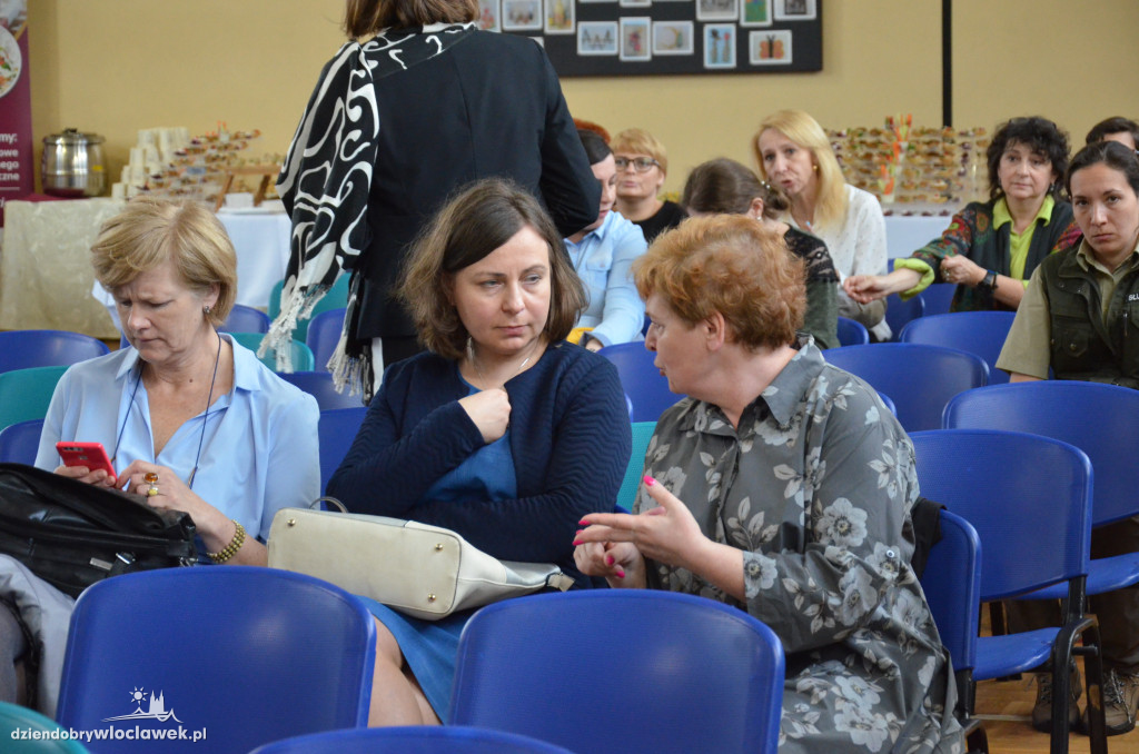 Konferencja w ZS 3 i sala hirtiterapii