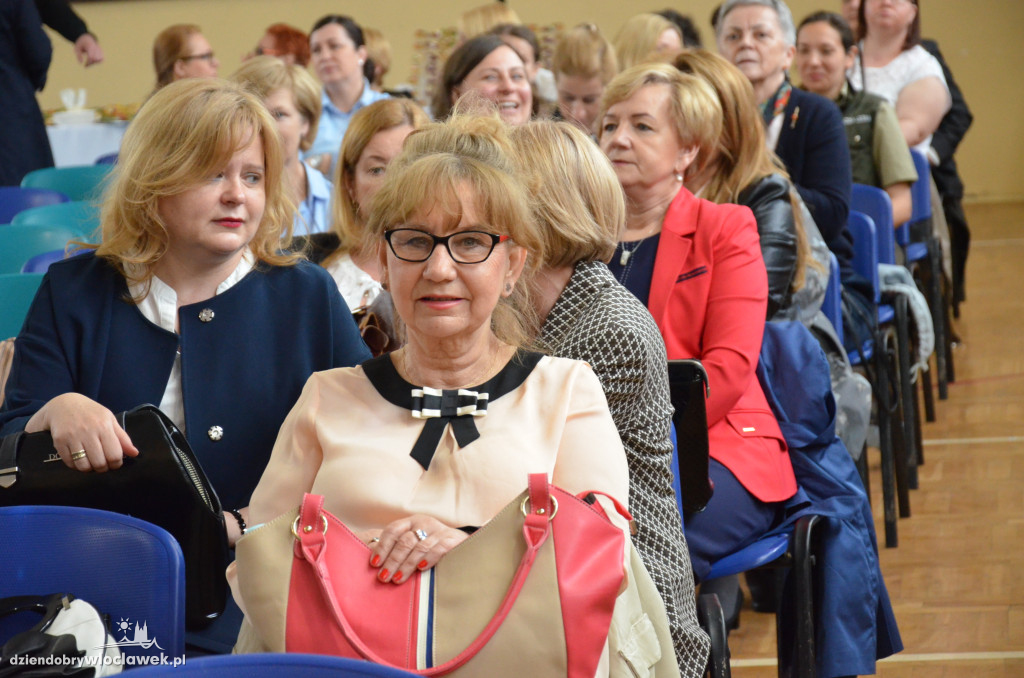 Konferencja w ZS 3 i sala hirtiterapii