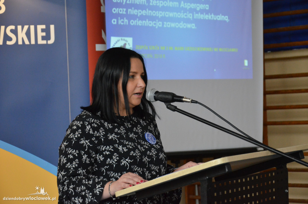 Konferencja w ZS 3 i sala hirtiterapii