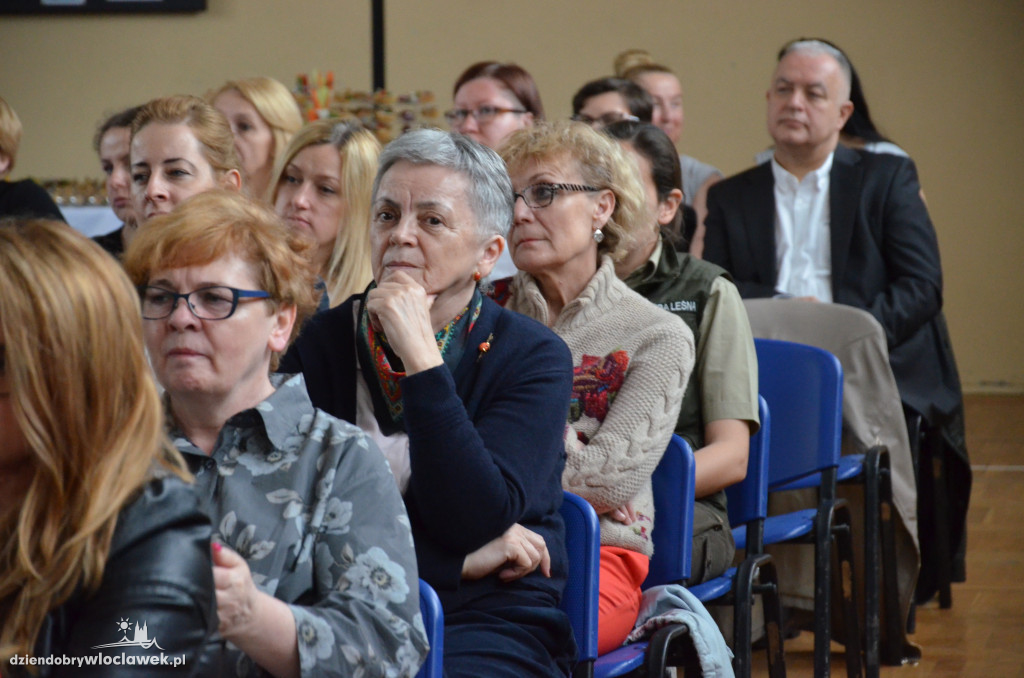 Konferencja w ZS 3 i sala hirtiterapii