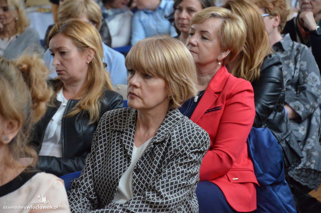 Konferencja w ZS 3 i sala hirtiterapii