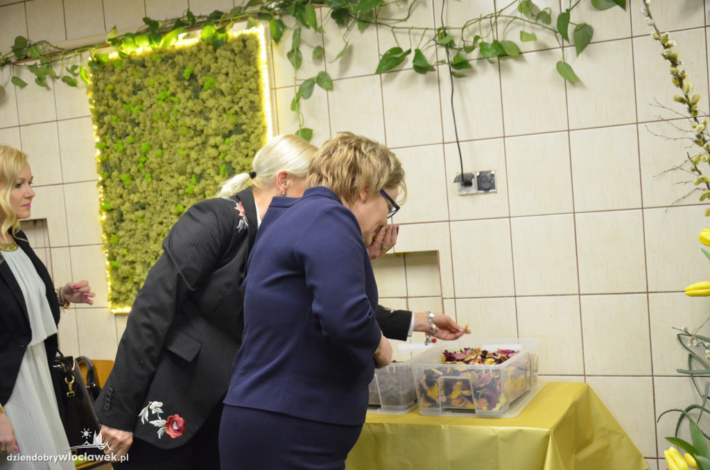 Konferencja w ZS 3 i sala hirtiterapii