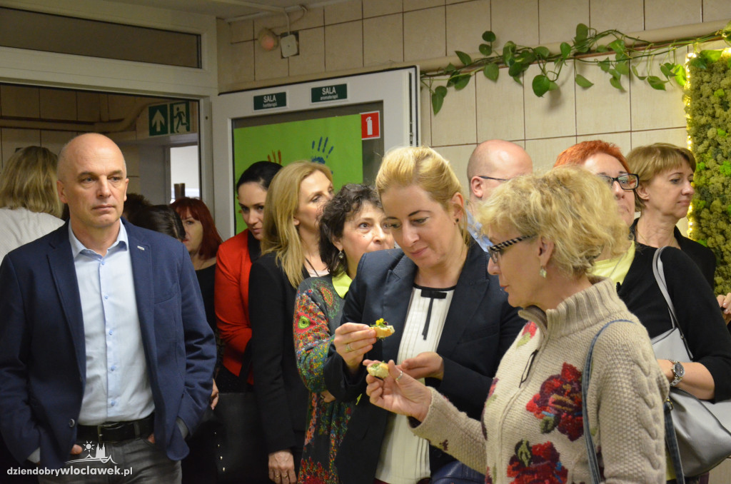 Konferencja w ZS 3 i sala hirtiterapii