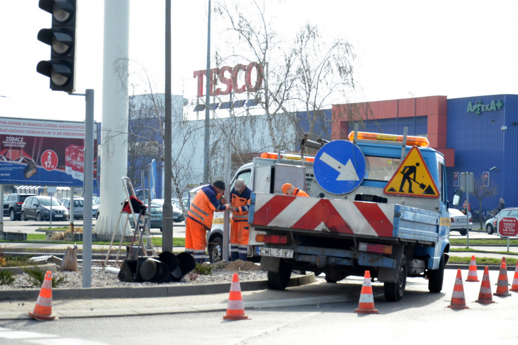 Przy Tesco nie działają światła