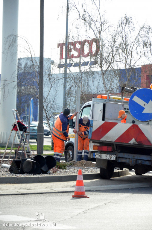 Przy Tesco nie działają światła