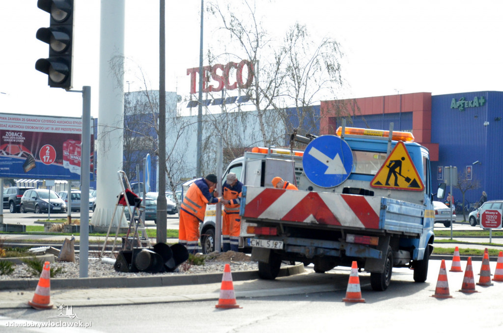 Przy Tesco nie działają światła