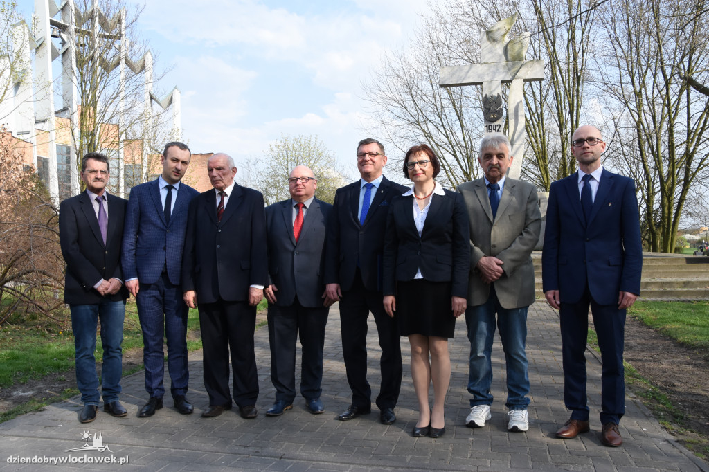 Uczcili ofiary zbrodni w Katyniu