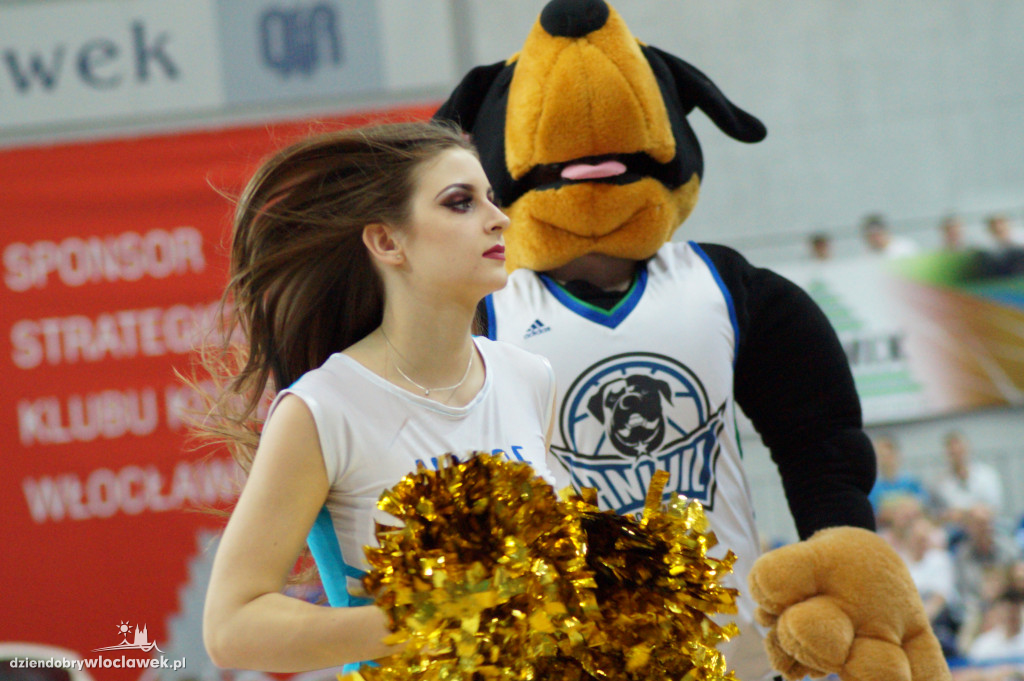 Anwil Dance Team na meczu z Polpharmą