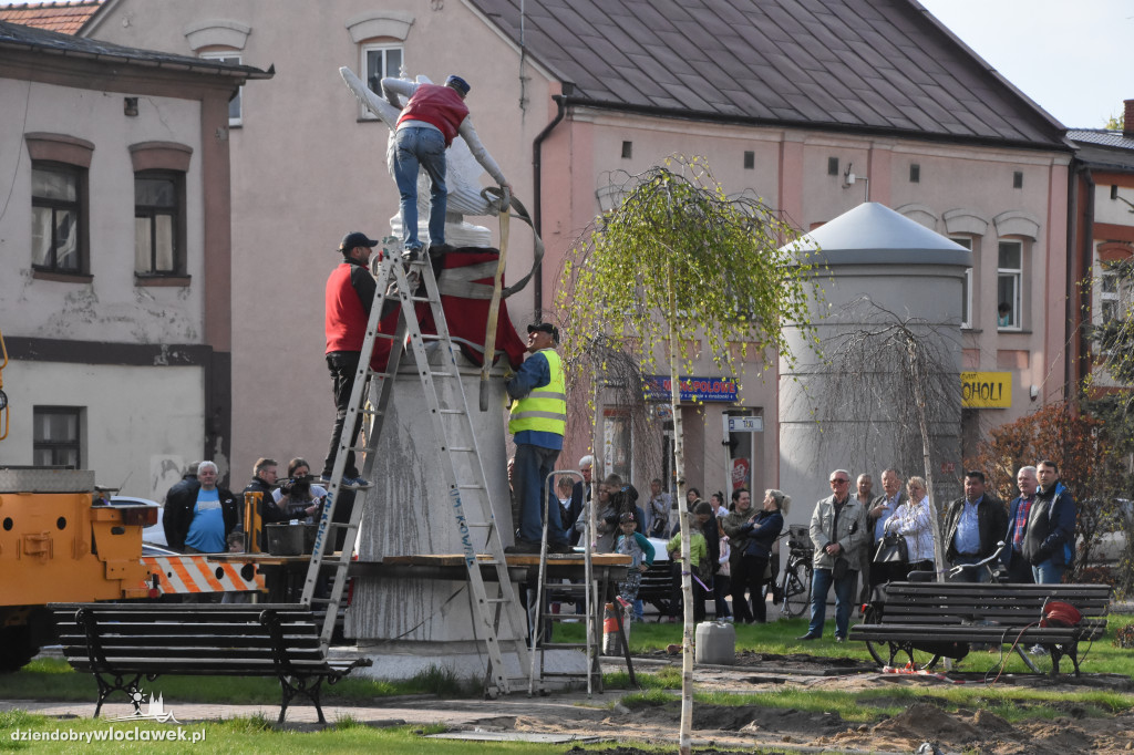 W Kowalu zmontowali pomnik