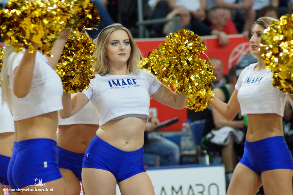 Anwil Dance Team na meczu z Turowem