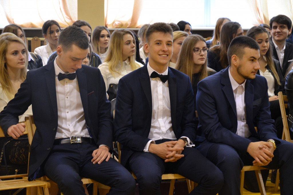 Maturzyści zakończyli rok w II LO