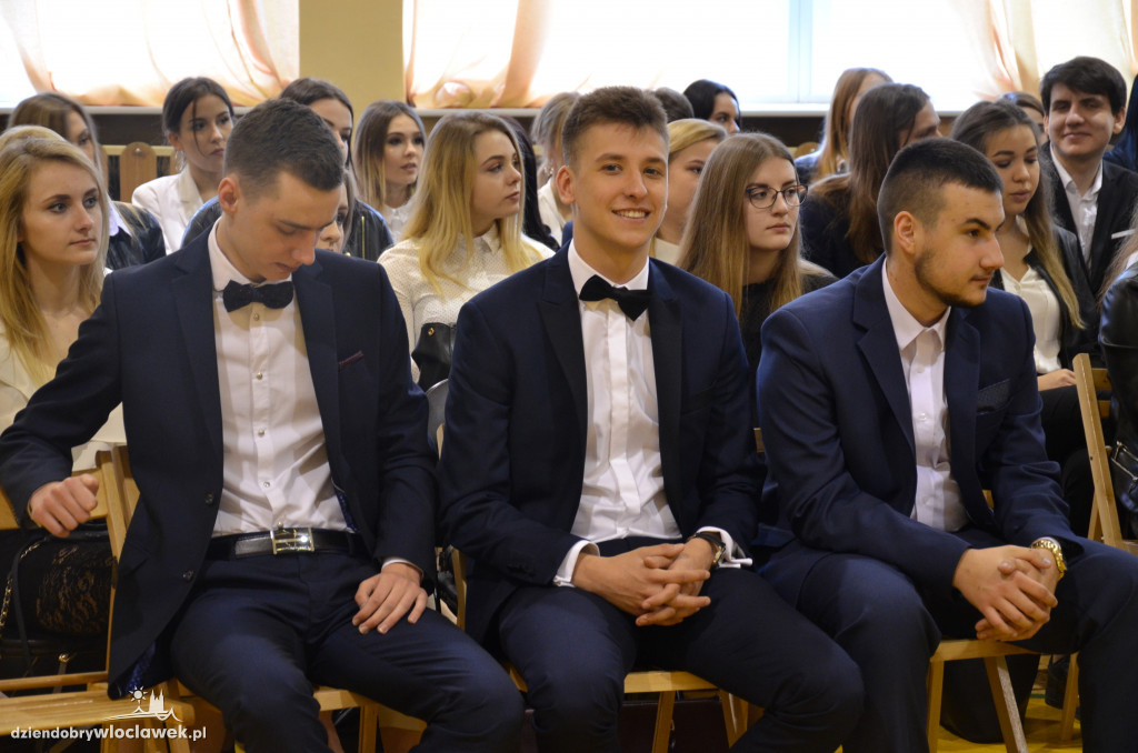 Maturzyści zakończyli rok w II LO
