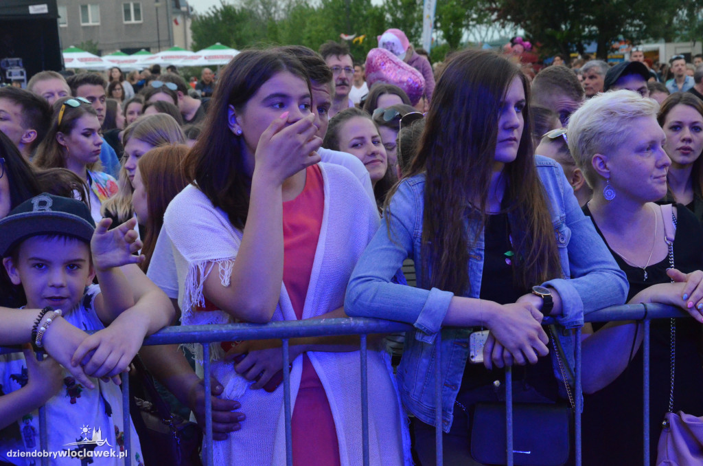 Koncert Mroza na bulwarach we Włocławku