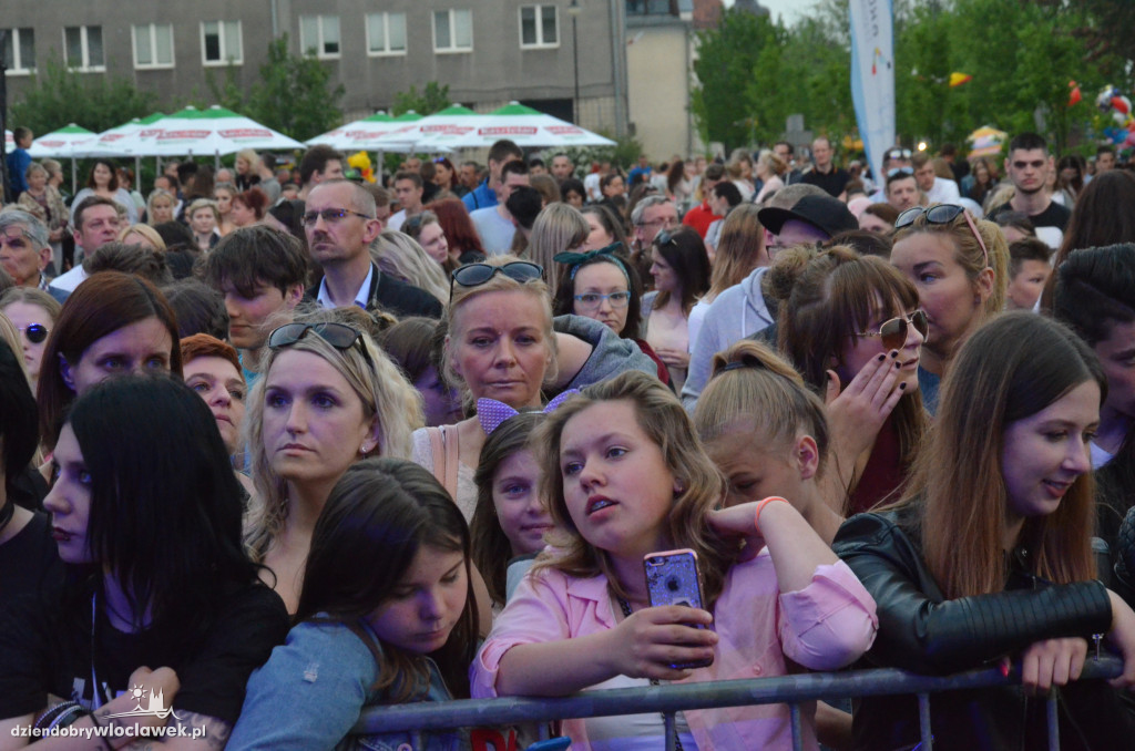 Koncert Mroza na bulwarach we Włocławku