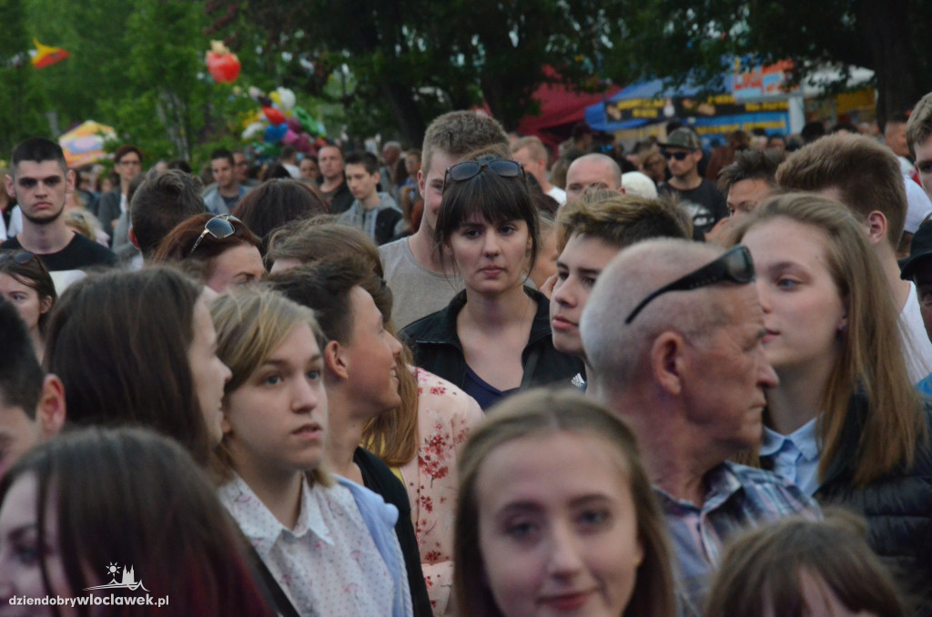 Koncert Mroza na bulwarach we Włocławku