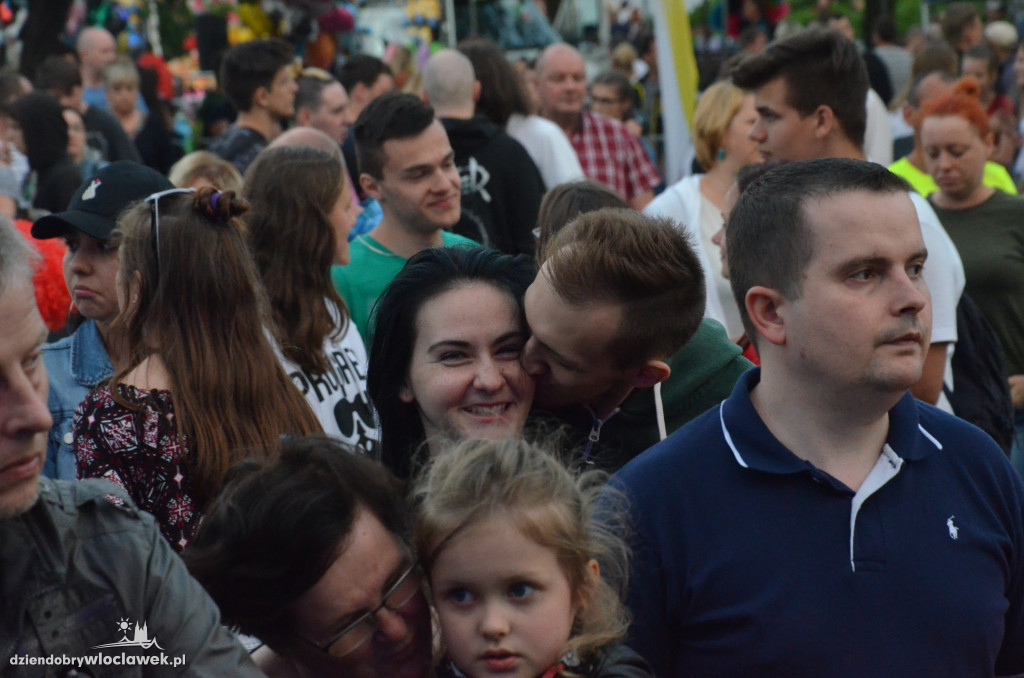 Koncert Mroza na bulwarach we Włocławku