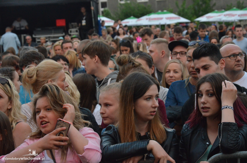 Koncert Mroza na bulwarach we Włocławku