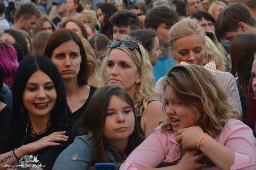 Koncert Mroza na bulwarach we Włocławku