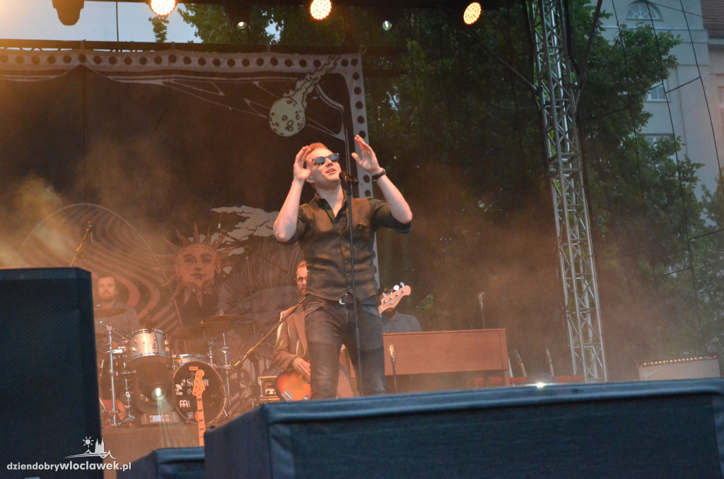 Koncert Mroza na bulwarach we Włocławku