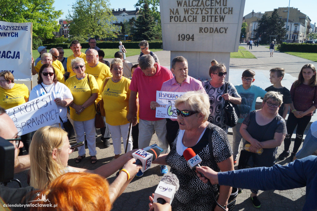 Niepełnosprawni poparli protest w Sejmie