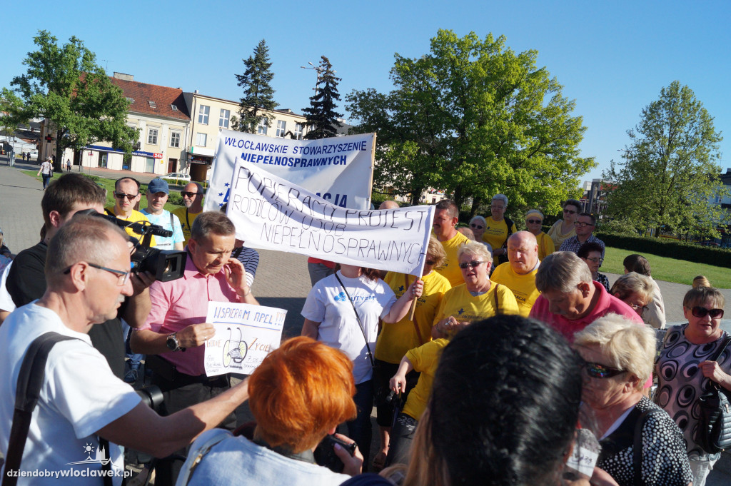 Niepełnosprawni poparli protest w Sejmie