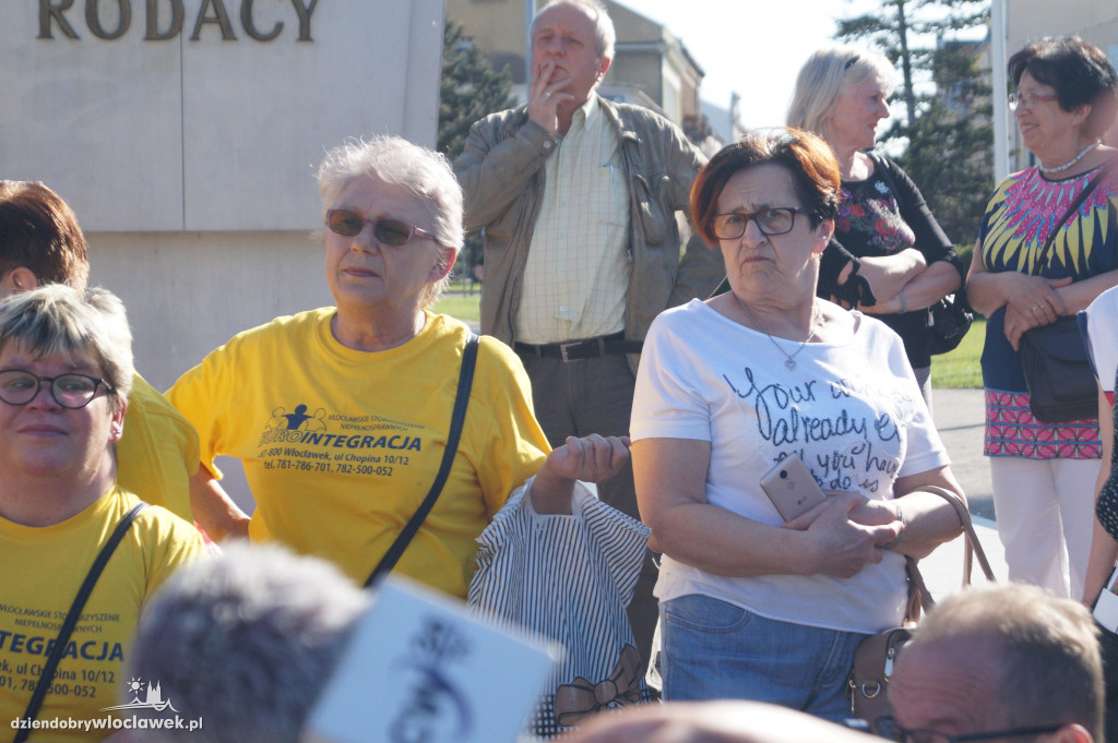 Niepełnosprawni poparli protest w Sejmie