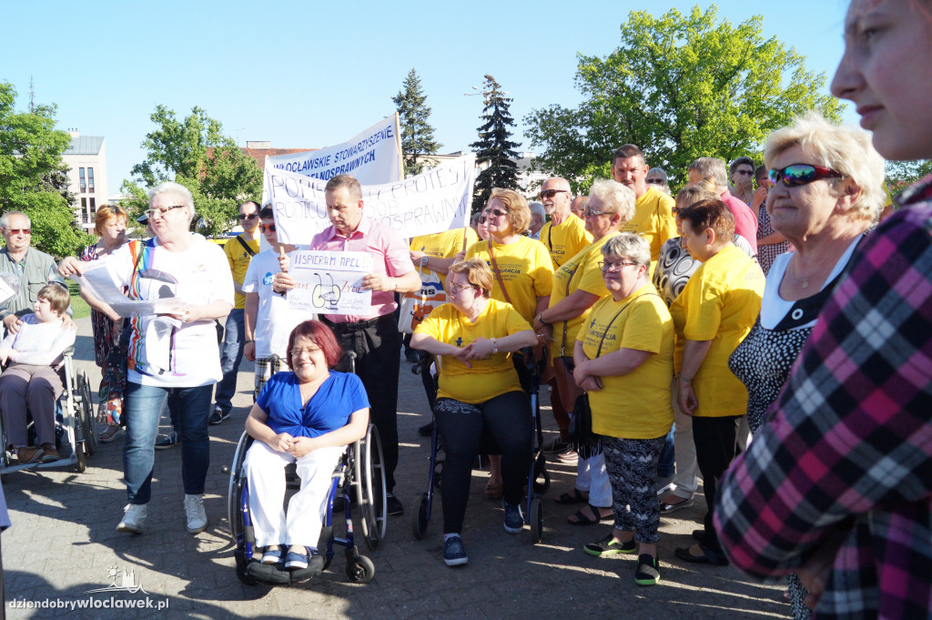 Niepełnosprawni poparli protest w Sejmie