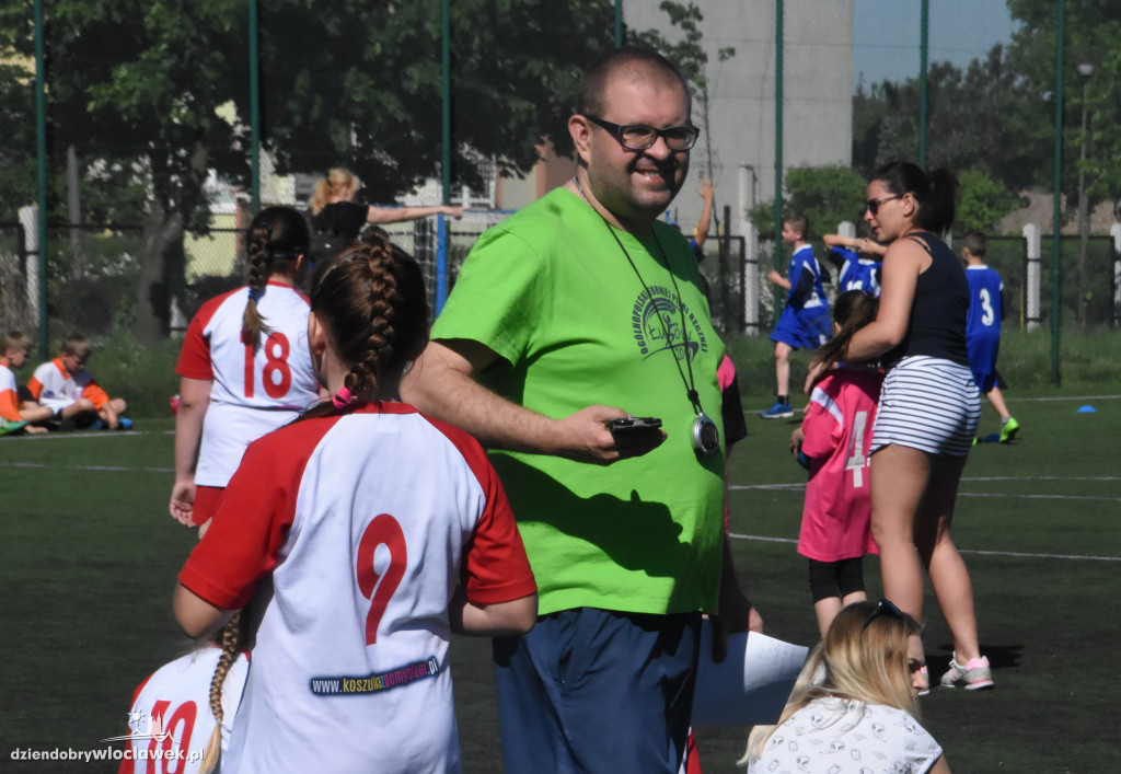 Kocham Ręczną na Orliku SP nr 7