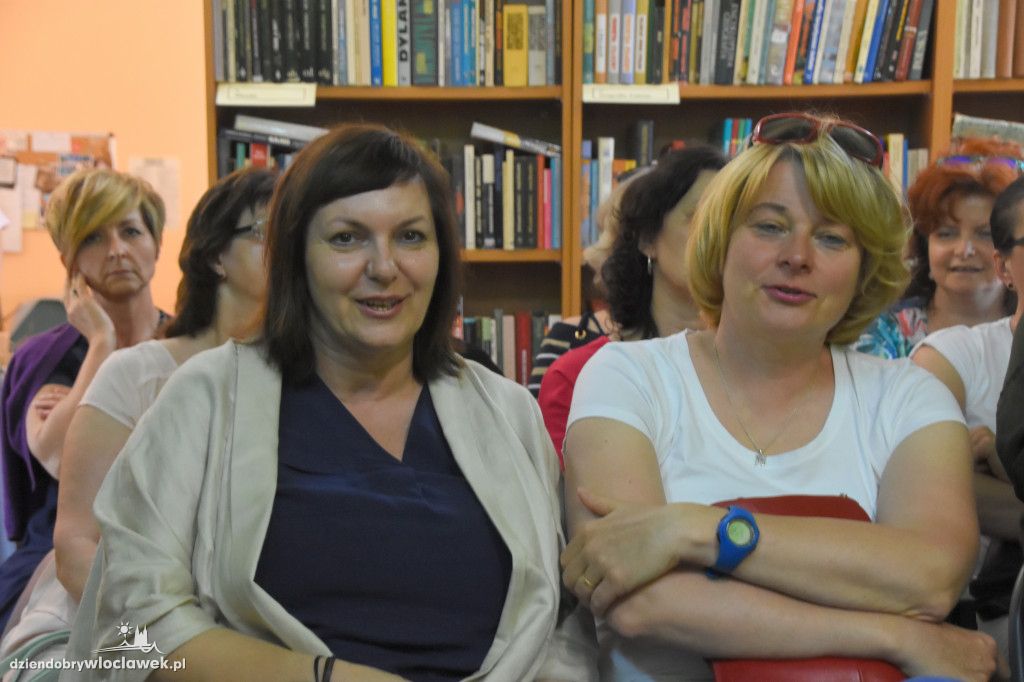 Katarzyna T. Nowak w bibliotece