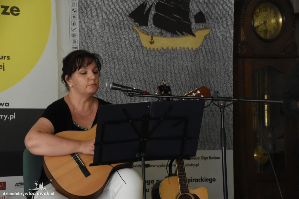 Recital Elżbiety Ślubowskiej w bibliotece