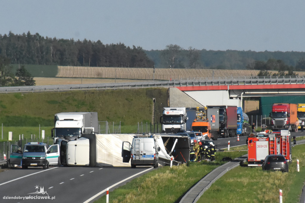 Wypadek na A1. Nie żyje jedna osoba