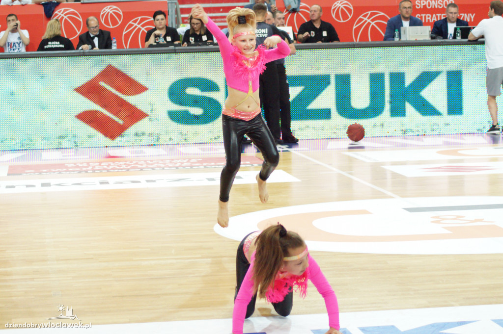 Anwil Dance Team na 1. meczu półfinału