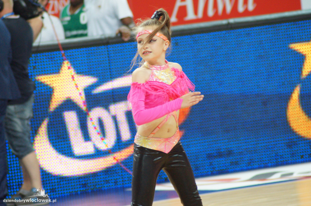 Anwil Dance Team na 1. meczu półfinału