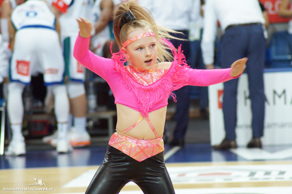Anwil Dance Team na 1. meczu półfinału