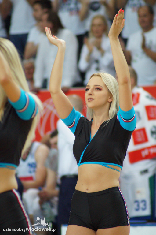 Anwil Dance Team na 1. meczu półfinału
