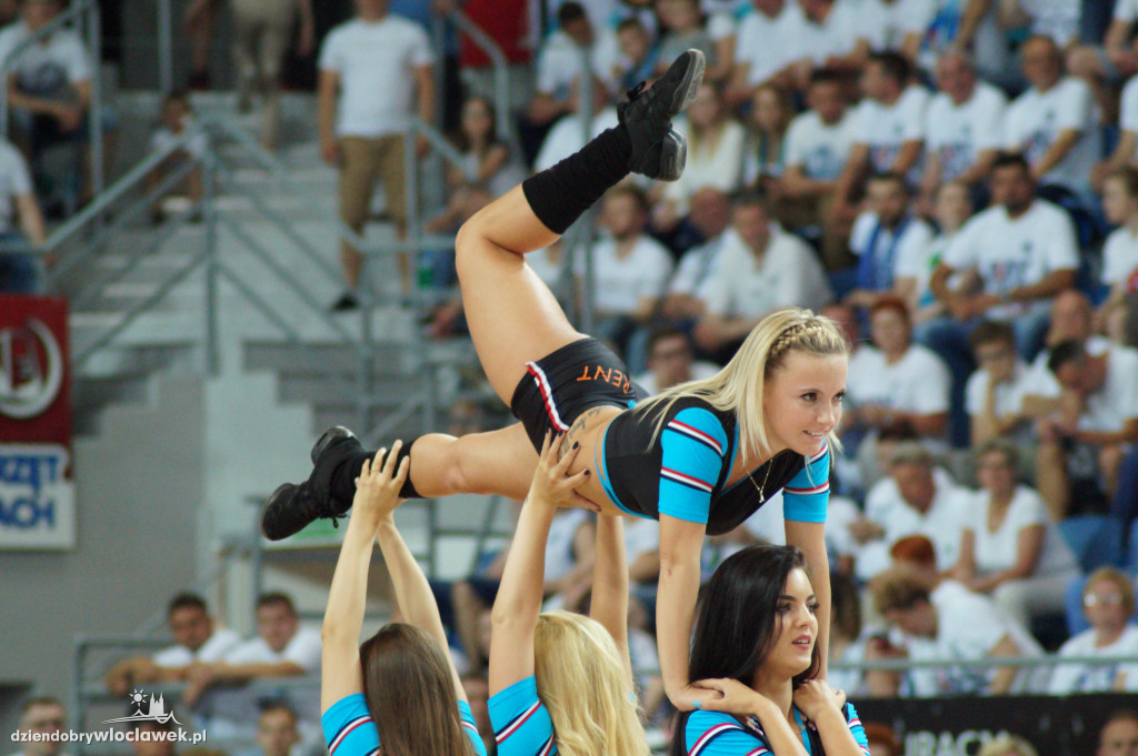 Anwil Dance Team na 1. meczu półfinału