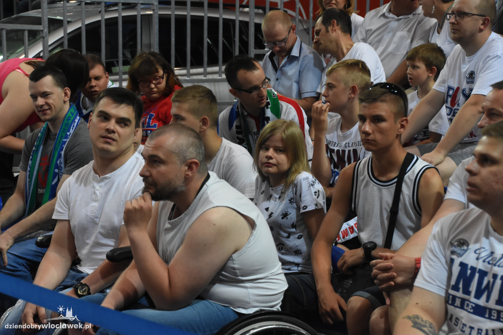 Kibice na meczu Anwil - Stelmet Zielona Góra