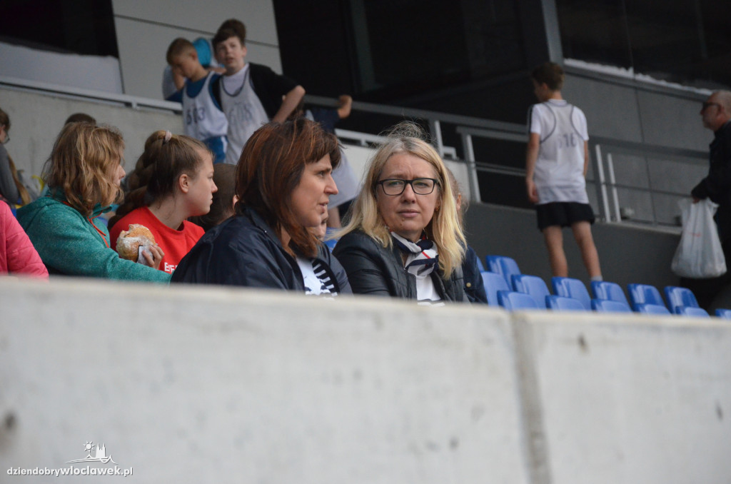 Czwórbój lekkoatletyczny na stadionie