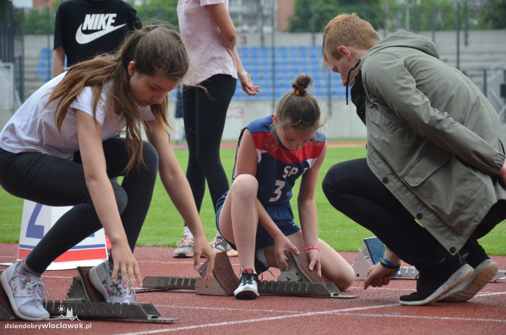 Czwórbój lekkoatletyczny na stadionie