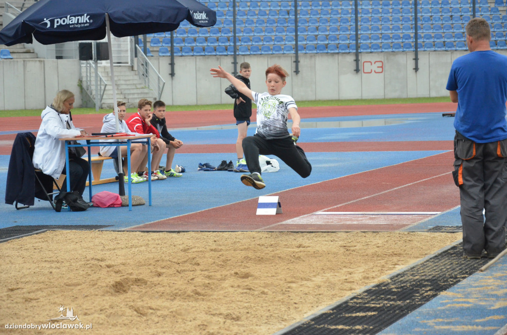 Czwórbój lekkoatletyczny na stadionie