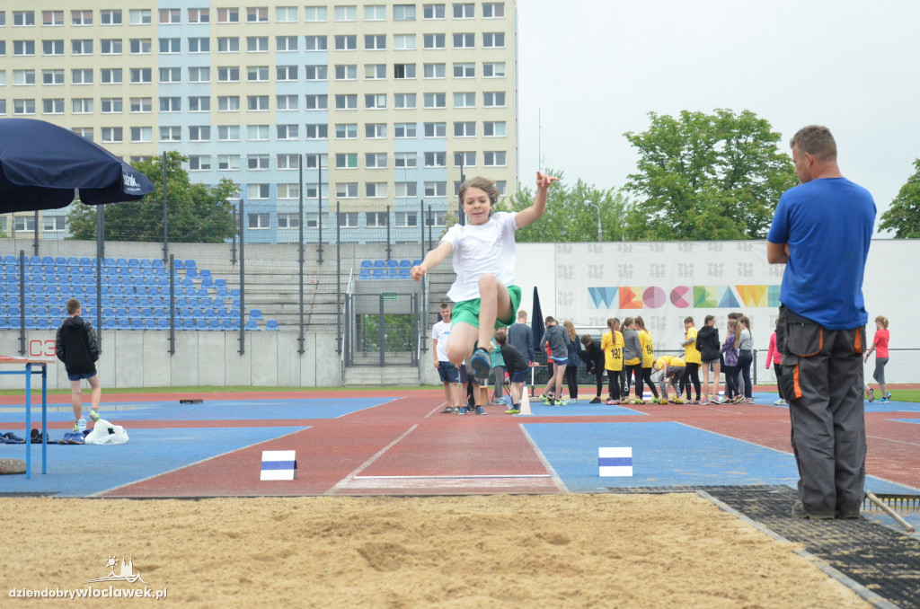 Czwórbój lekkoatletyczny na stadionie
